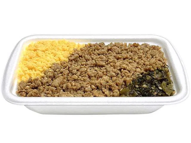 Savory chicken flavor! Mochi-barley chicken soboro rice