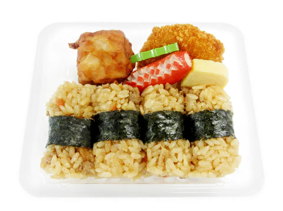 Pillow-Shaped Onigiri & Side Dish Set: Chicken Gomoku Rice