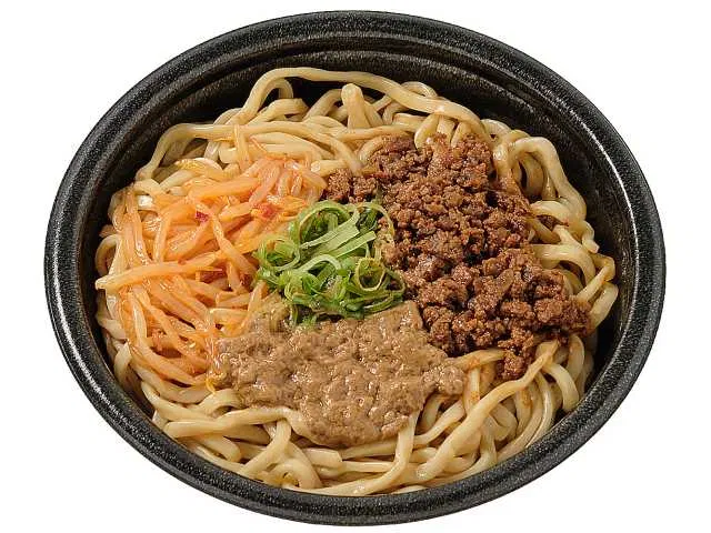 Chewy Noodles in Rich, Spicy Dan Dan Sauce (Dry)