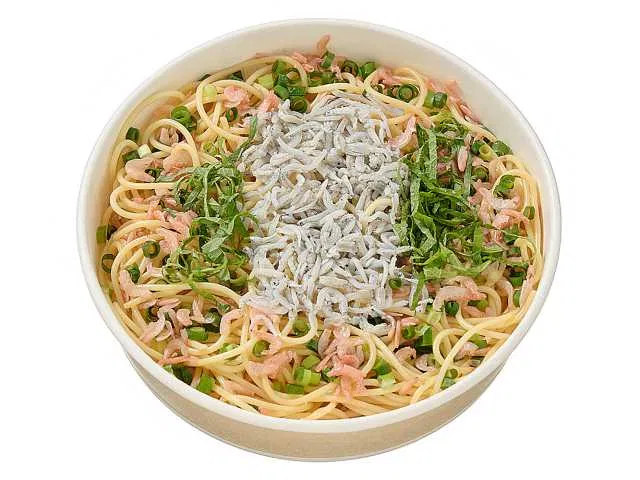 Oil Pasta with Domestic Whitebait and Small Shrimp