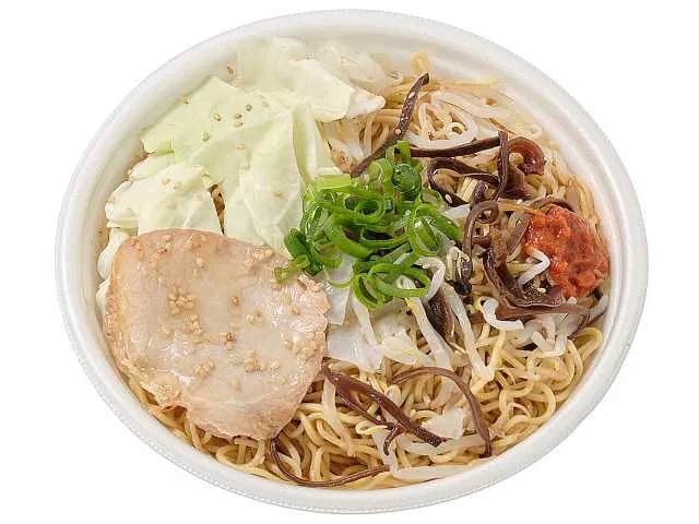 Rich Tonkotsu Fried Ramen with Charred Garlic Aroma