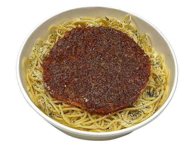 Spaghetti with Fully Ripe Tomato Meat Sauce