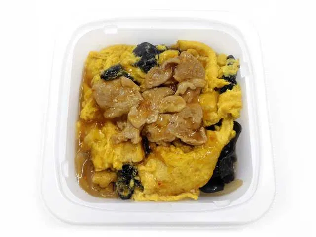 Fluffy Chinese-Style Egg Stir-Fry with Pork and Wood Ear Mushrooms