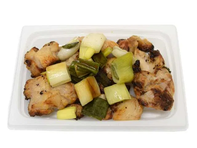 Grilled Green Onions and Salted Charcoal-Grilled Chicken