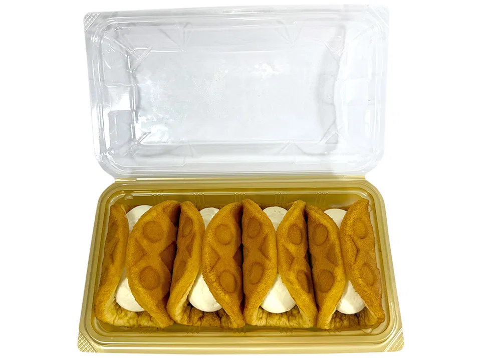 7 Premium Waffles (4 pcs) with Cheese Cream
