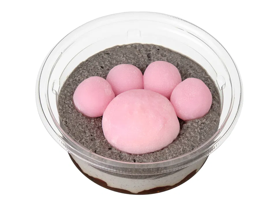 Brown Sugar Paw-Dango with Warabi & Black Sesame Mousse