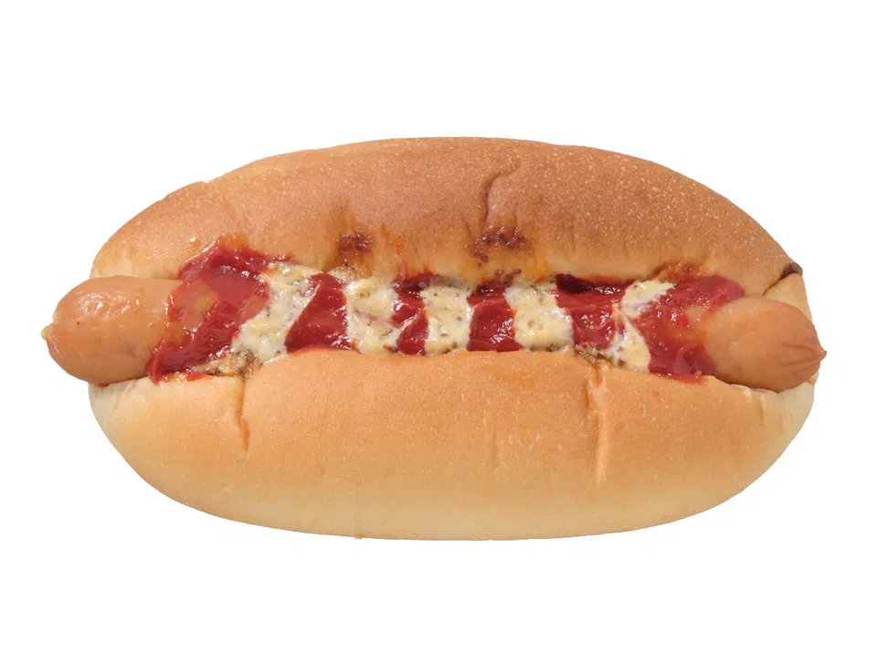 Coarsely Ground Pork Frankfurter with Whole Grain Mustard Mayo