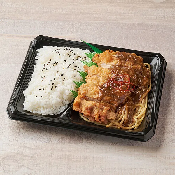 Fragrant Soy Sauce-Glaze Fried Chicken Bento (With Black Garlic Oil)
