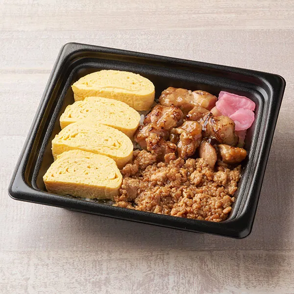 Kansai-Style Dashimaki Tamago & Yakitori Bento