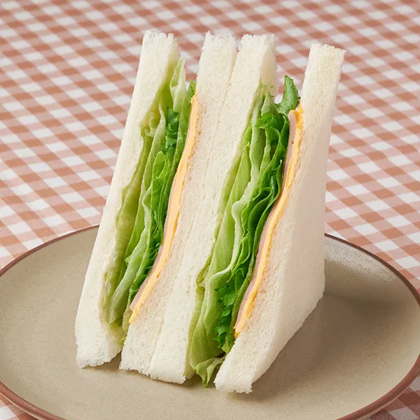 Crispy Lettuce Sandwich