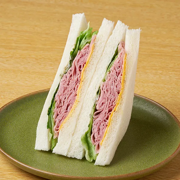 Soft Salami & Cheddar Cheese Sandwich