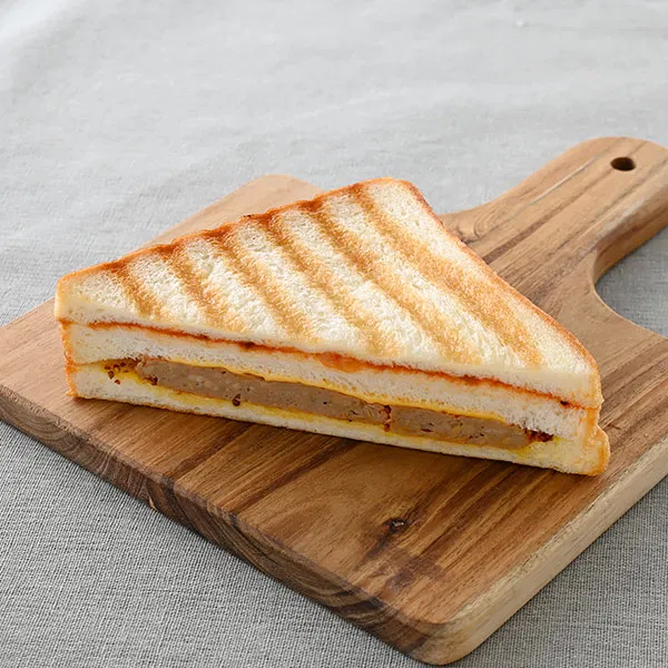 Hearty Cheese & Hamburger Bread
