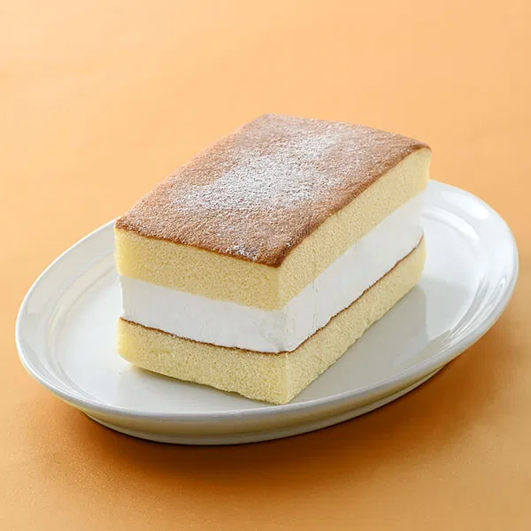 Cream-filled Thick-cut Cake Sandwich