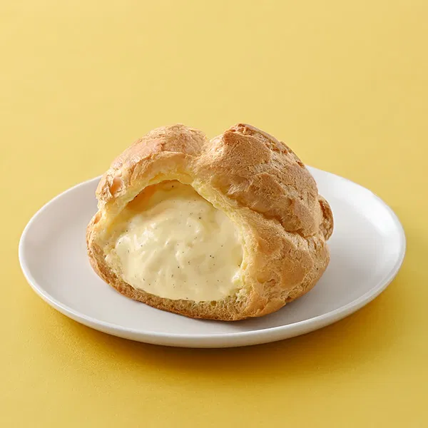Vanilla-Packed! Rich Custard Cream Puff