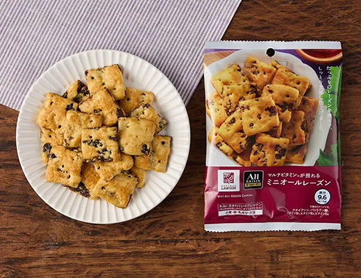 Multivitamin-Infused Mini Raisin Roll