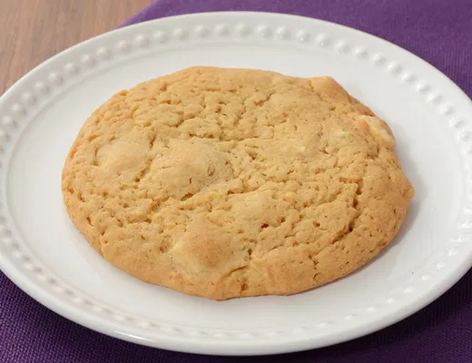White Chocolate Chunk Macadamia Cookies
