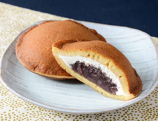 Doramochi Anko & Whipped Cream