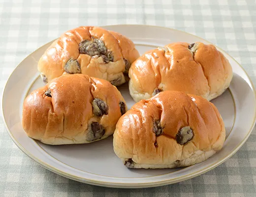 Margarine-filled Raisin Butter Rolls (Made with Domestic Wheat) - 4-Pack