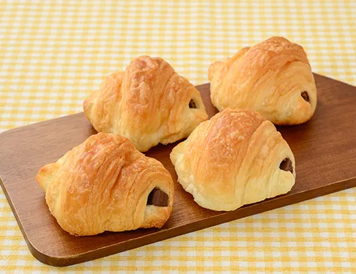 Butter-scented Chocolate Croissants – 4 pieces
