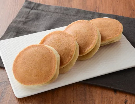 Pancakes with Kuromitsu & Brown Sugar Whipped Cream (4 pieces)